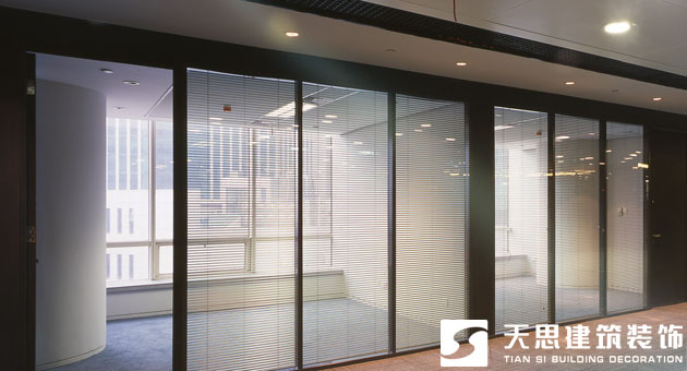 <a href=http://www.ur5t0n.cn/ target=_blank class=infotextkey>合肥辦公室裝修</a>玻璃